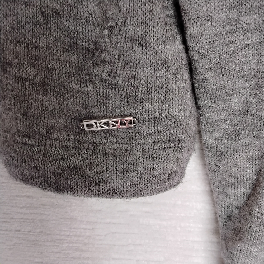 Donna Karen NY Gray Cropped  Sweater Size S. Zipper NWT - Picture 4 of 8